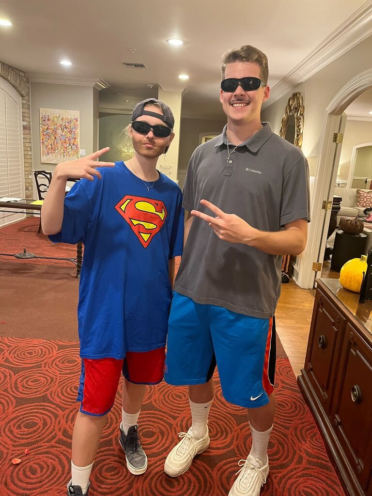 Took the Chi O date event by storm and dressed up as Adam Sandler. Brynnley got mistaken for a man the whole night and no one knew who we dressed up as. But we love being silly and had a blast as always!