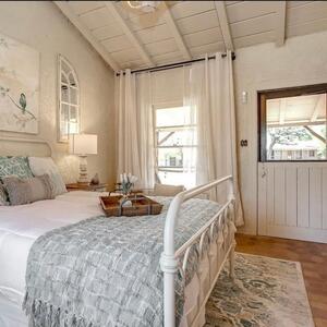 Gallery Photo 25