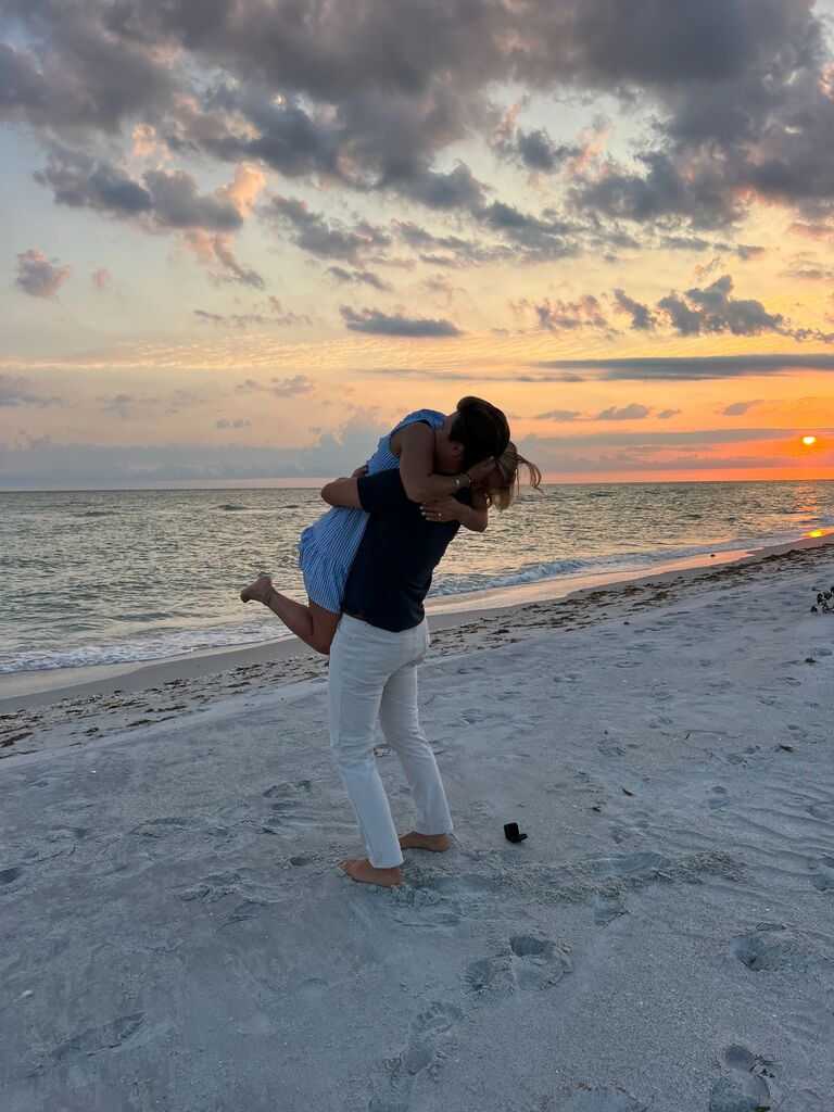 Matt asked Morghan to spend the rest of their lives together on the beaches of Palm Island and she said YES!