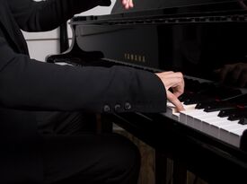 Alexandre Marr Piano - Classical Pianist - Akron, OH - Hero Gallery 4