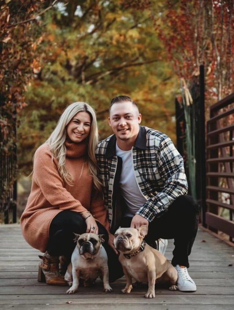 Olivia and Shane adopt their second Frenchie, Pippi! She quickly became the queen of the house and a perfect friend for Rocco!