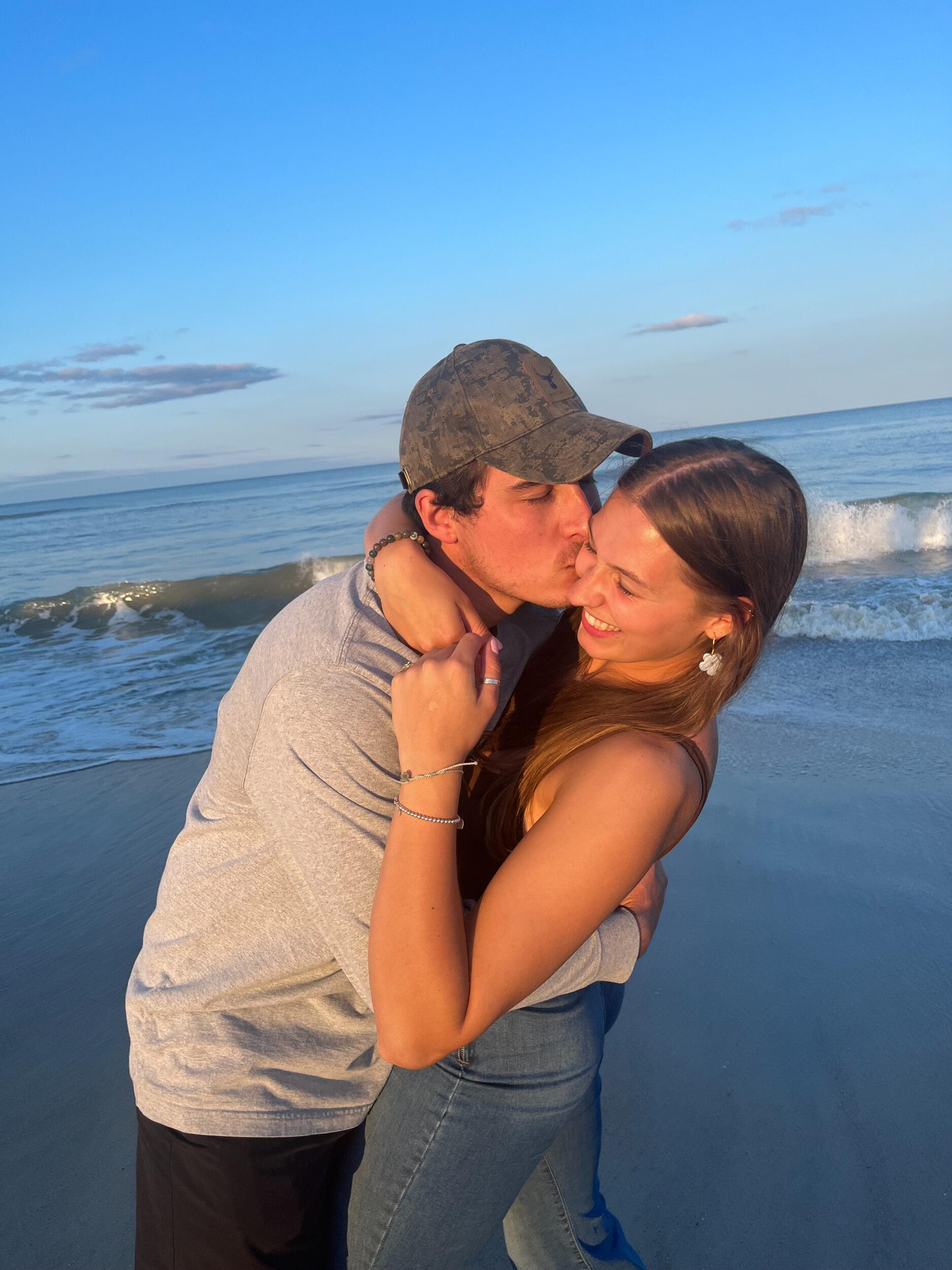 Anna & Austin finally move in together in Jacksonville, FL