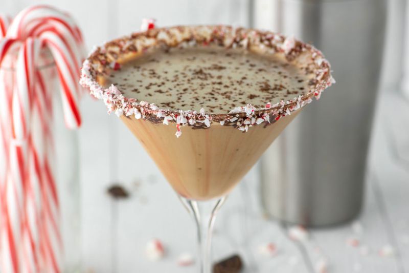 Christmas & Holiday Cocktail Recipes - chocolate peppermint martini
