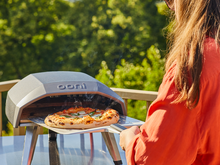 Gas-powered pizza oven