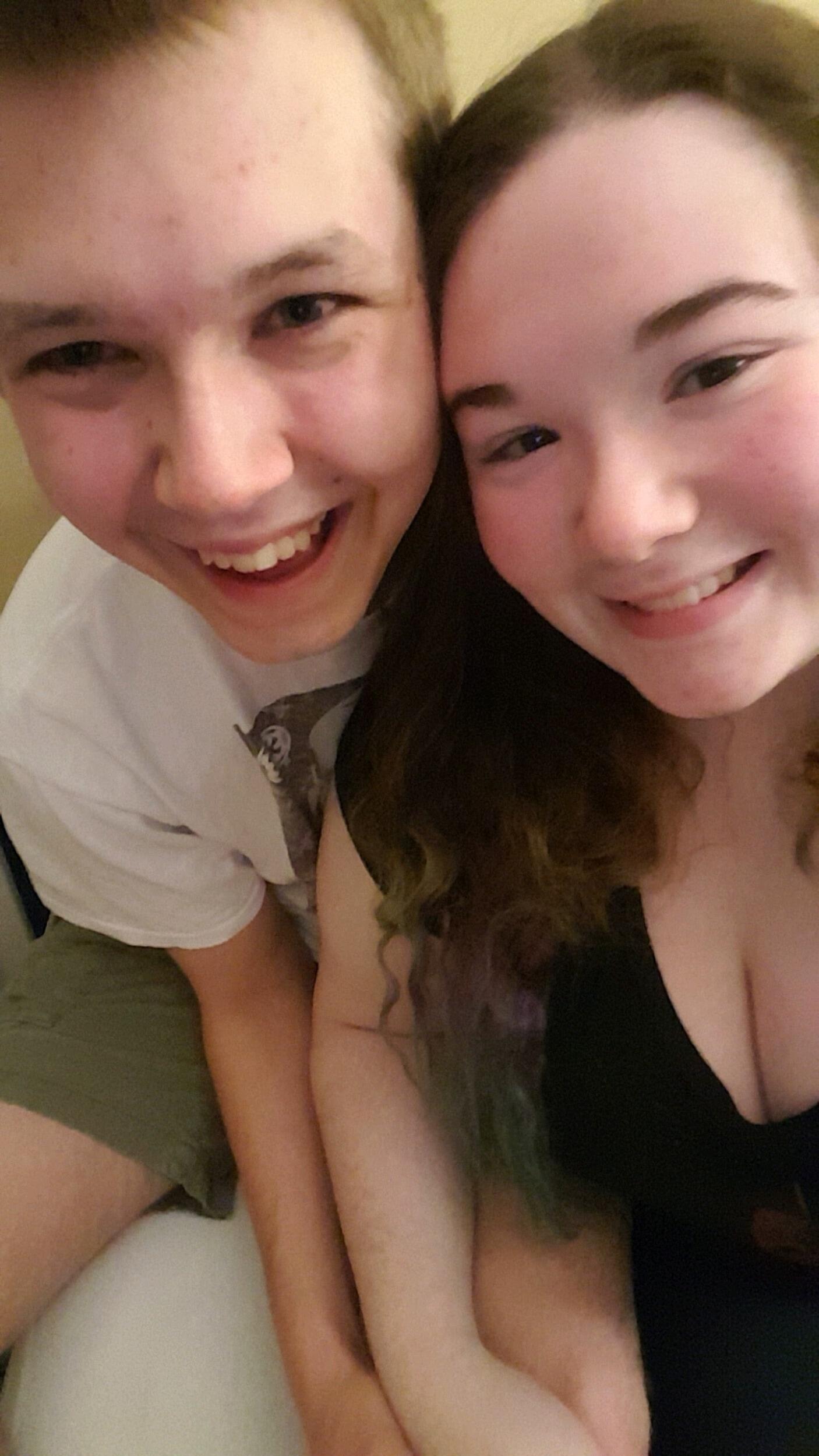 Kelsey and Ethan met in-person for the first time after talking on a dating app. 