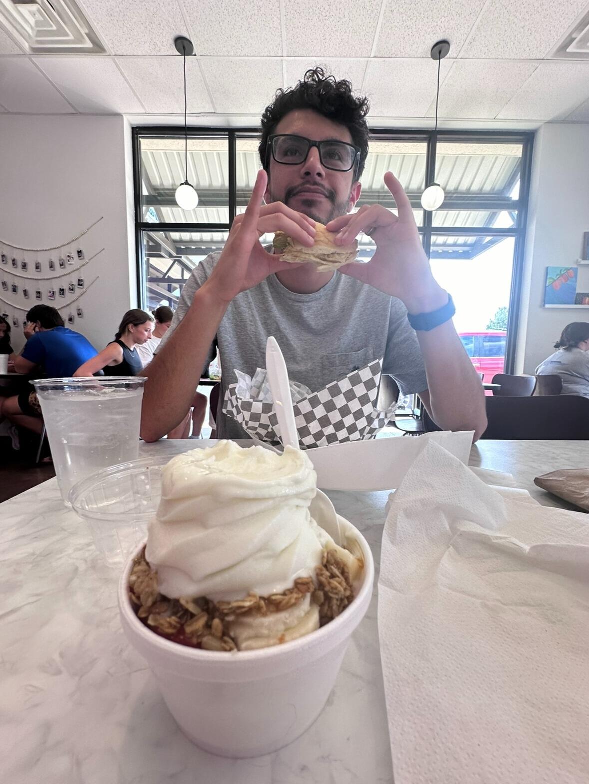 Just 6 hours before Mr. Gabriel proposes!