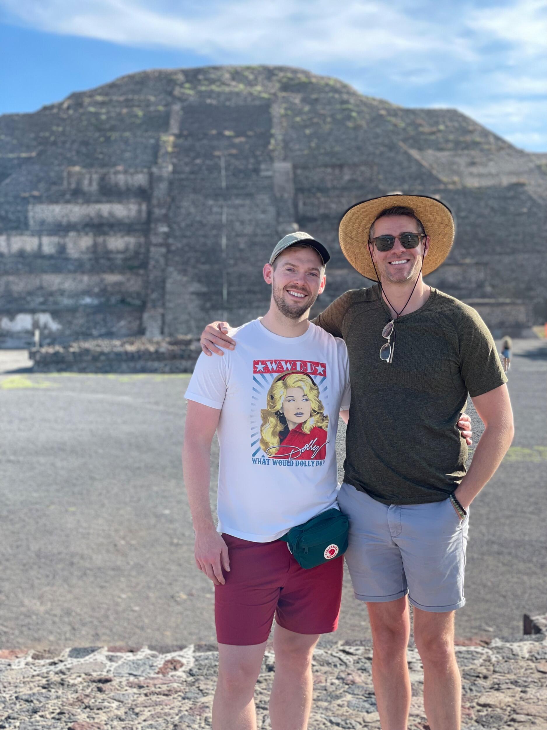 We visit Mexico City, our first international trip! This will be where Jeff's nickname "Pootah" crystallizes, a combo of a southern drawl and the Spanish "la puta".

PRO TIP: Bring spandex pants. CDMX is ALL about food