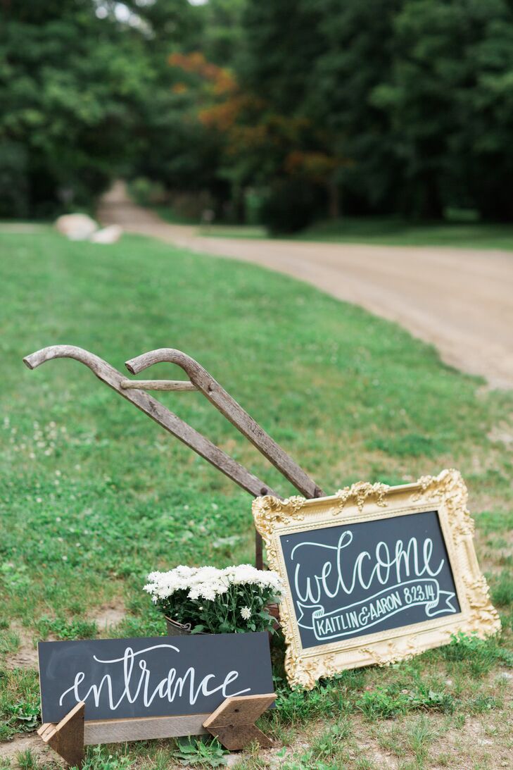 A Romantic Barn Wedding At Cottonwood Barn In Dexter Michigan