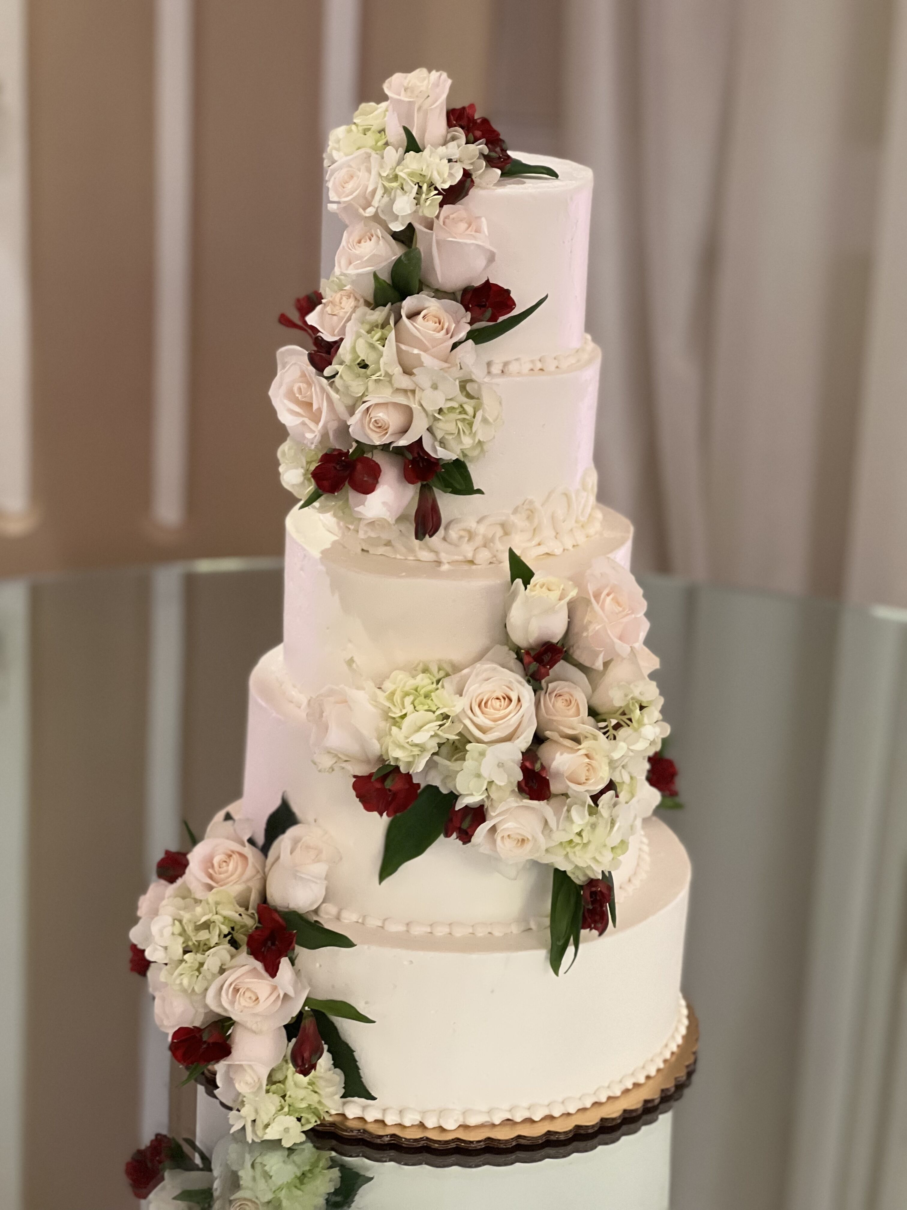 Sugar and Lace Bakery | Wedding Cakes - The Knot