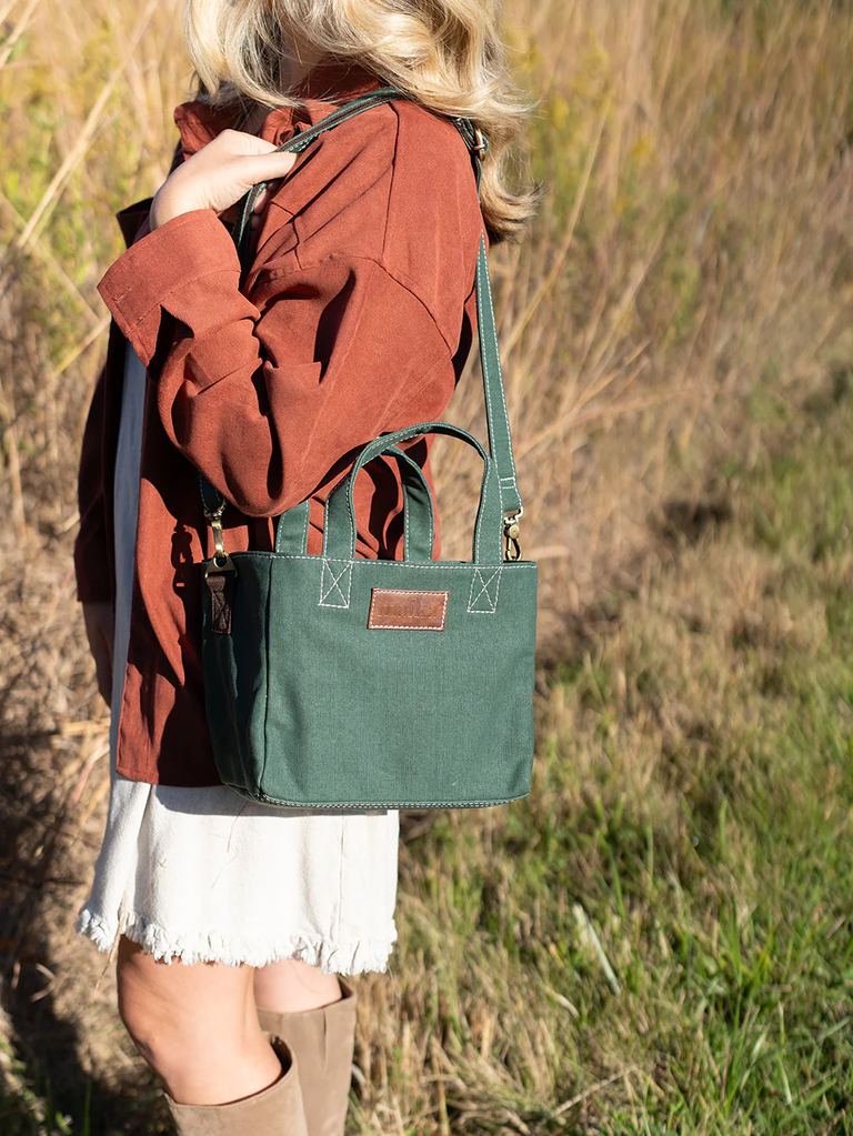Maika waxed canvas tote