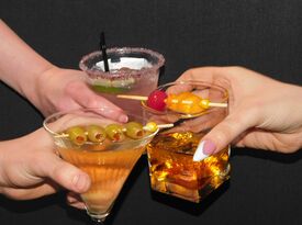 Sunflower Sips - Bartender - Lubbock, TX - Hero Gallery 3