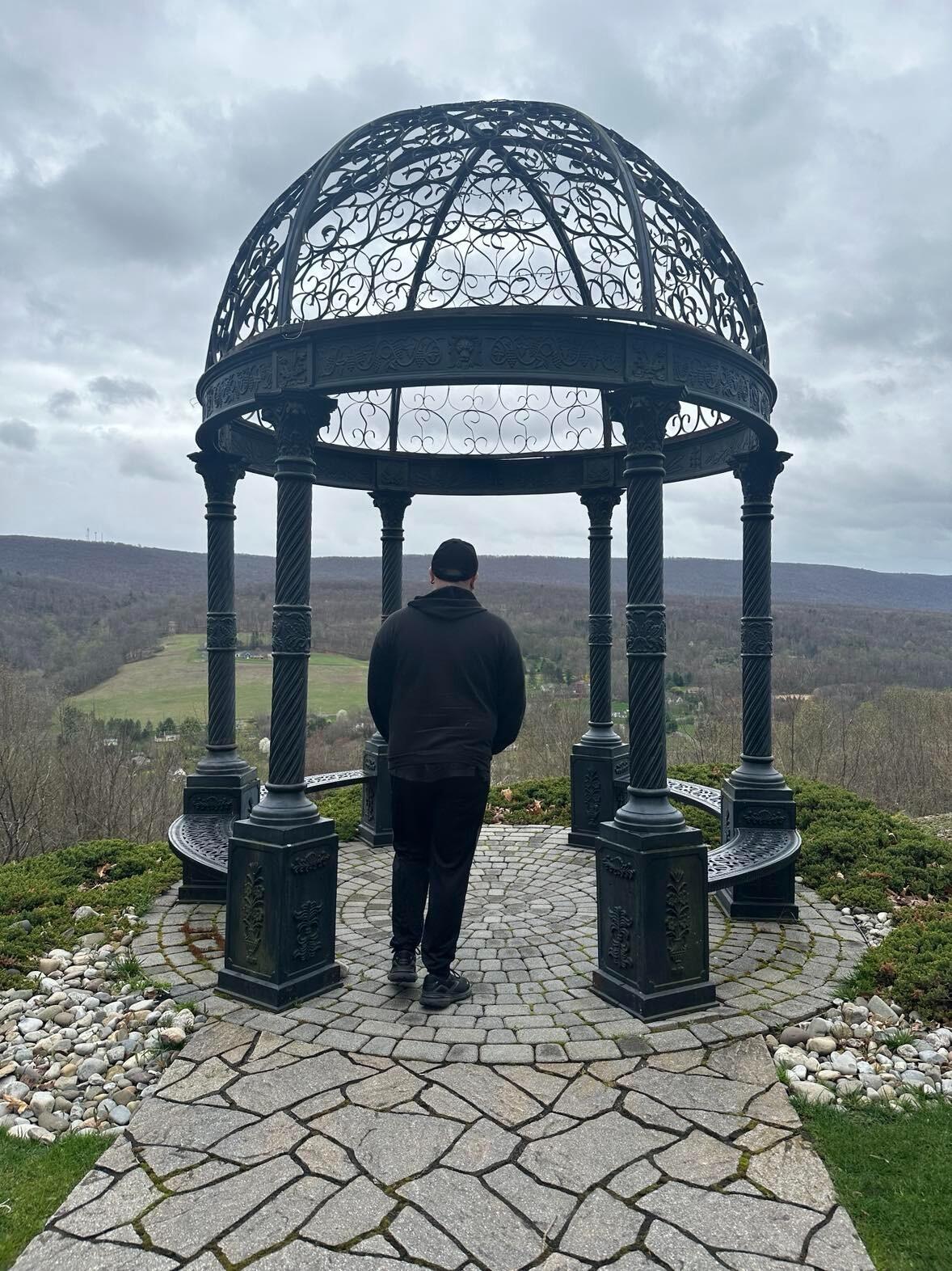 They knew immediately that there would be no better place to get married than the place they love the most, and quickly decided on a wedding in the Poconos, falling in love with Stroudsmoor.