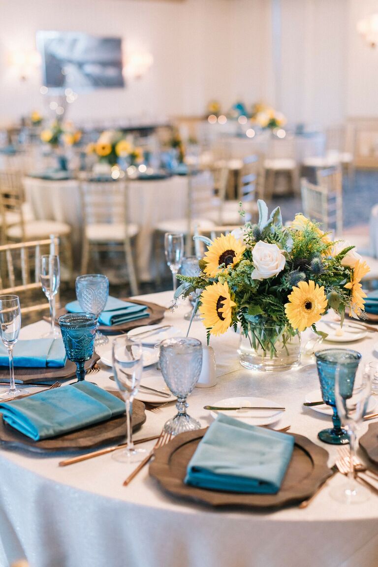 25 Sunflower Wedding Ideas for Your Rustic Wedding