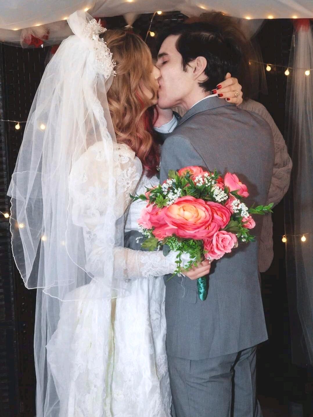 Finally the day had come, we couldn't wait any longer. The best things in life happen spontaneously. So we decided, we wanted to elope! And so we did.
