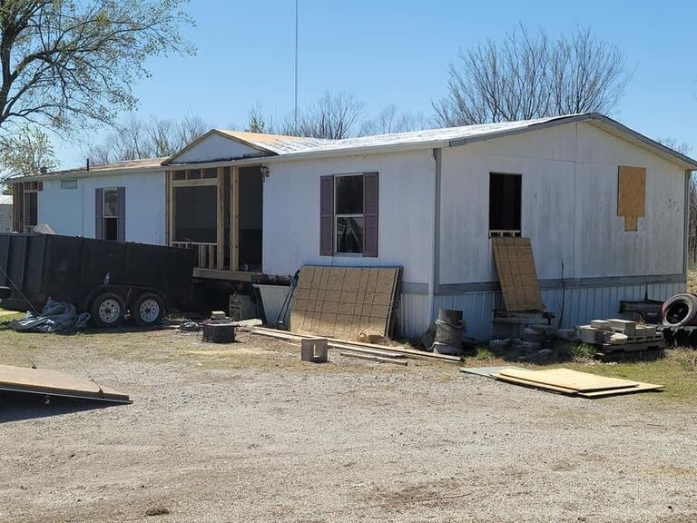 They start renovating a double wide to buy and move in to!