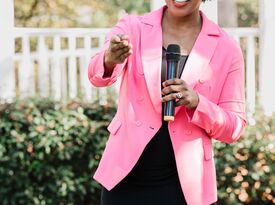 LaCenia Cheek- Auctioneer SC #4974 - Auctioneer - Fort Mill, SC - Hero Gallery 1