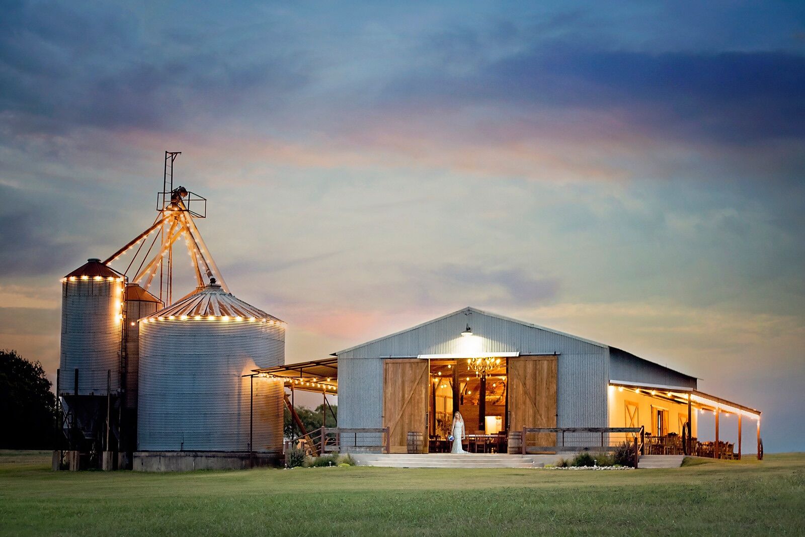 Barn on the Brazos | Blum, TX Reception Venues