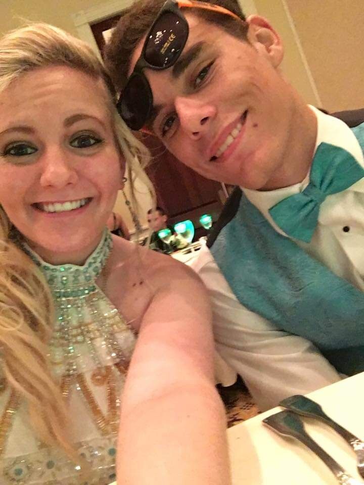 Joe and Lisa went to senior prom together