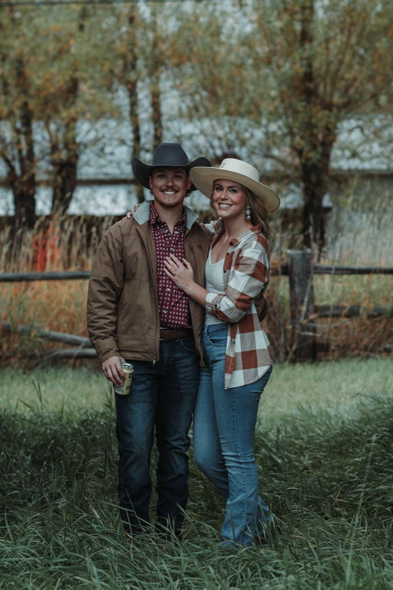 Family photos with Bailey's family for Fall 2023! 