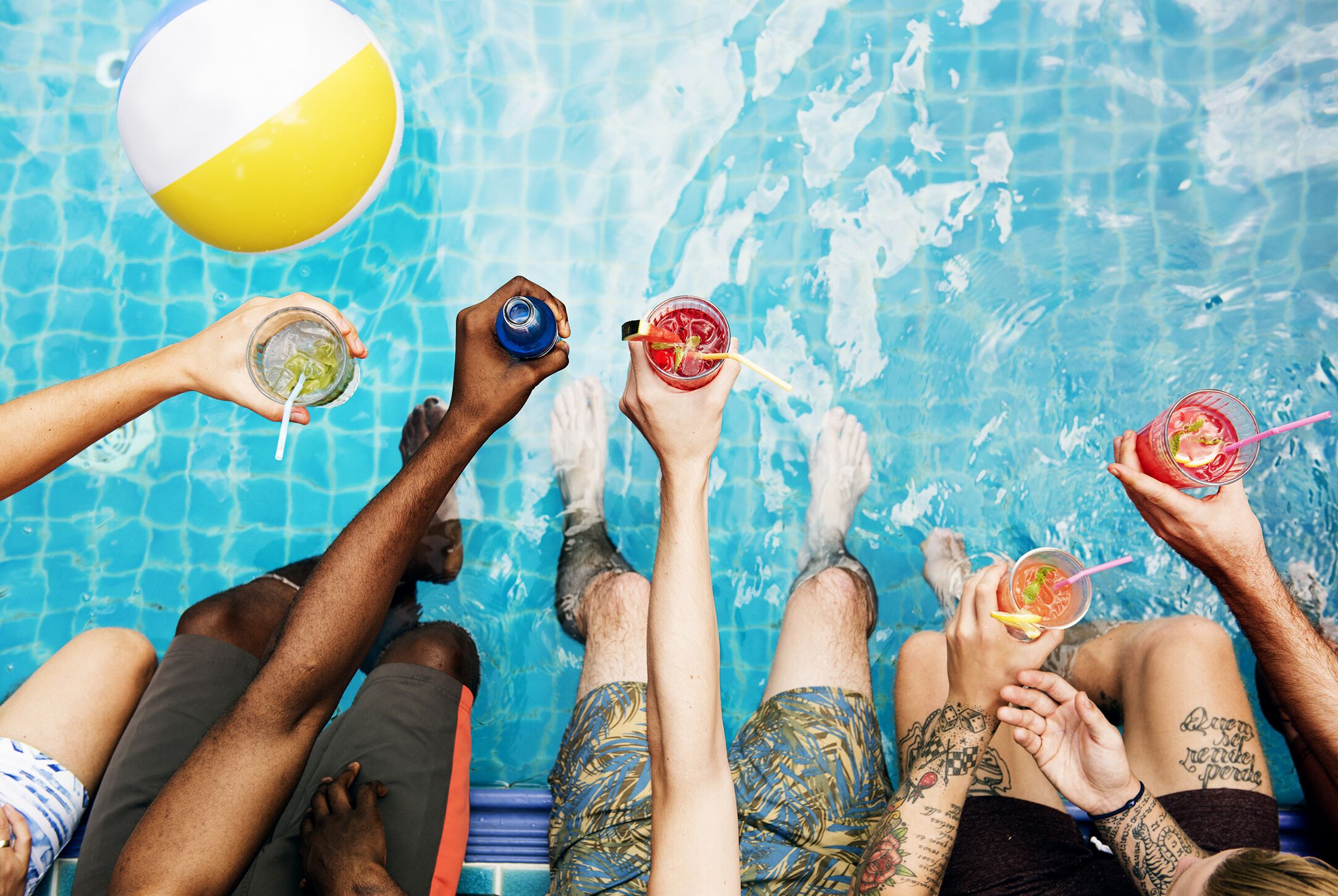 6 Awesome Pool Party Themes for Summertime