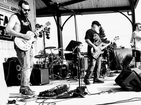 Odd Man Out - Cover Band - Mukwonago, WI - Hero Gallery 4