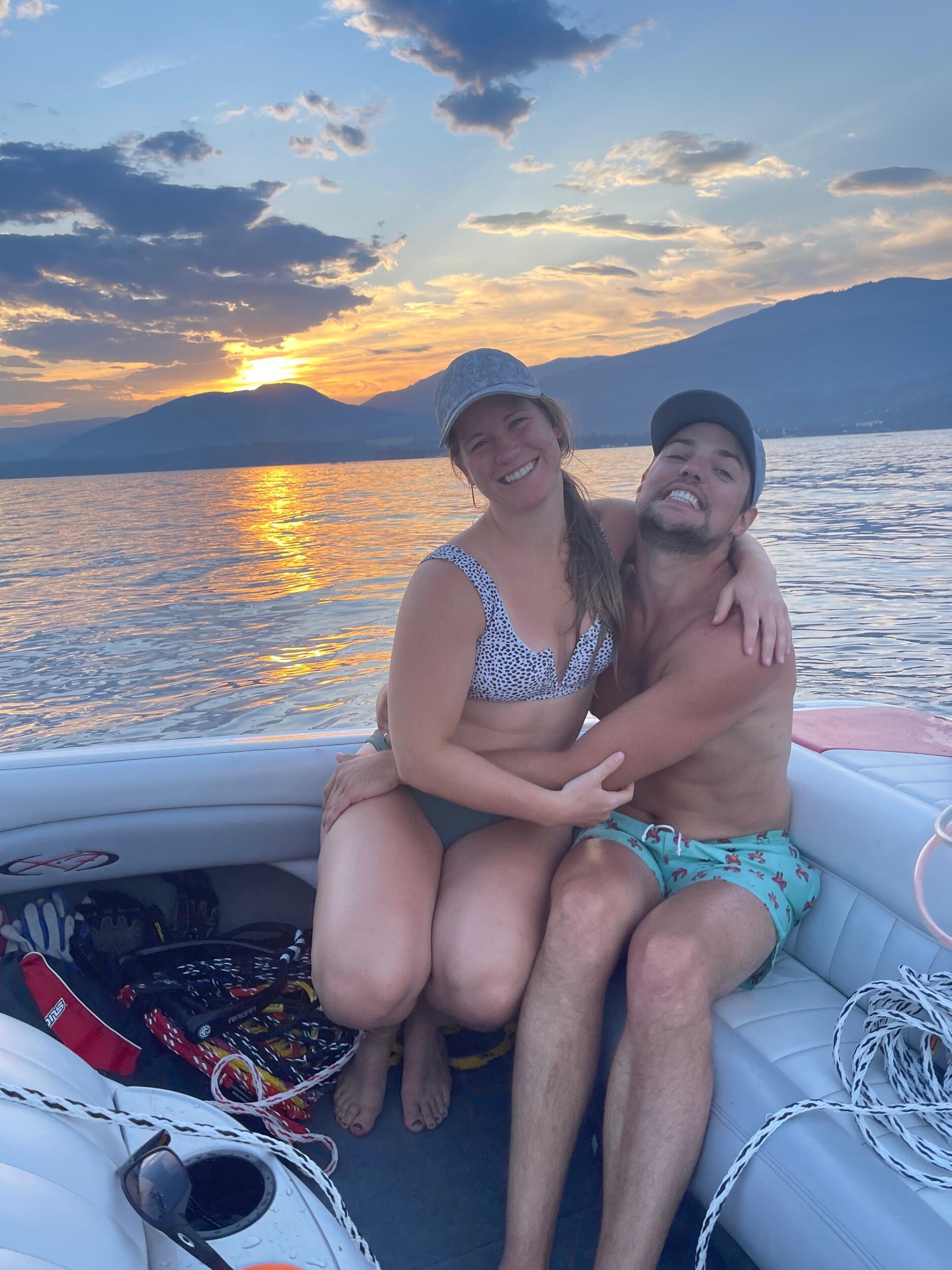 Weekend at Shuswap with friends! Lots of time spent on the boat.