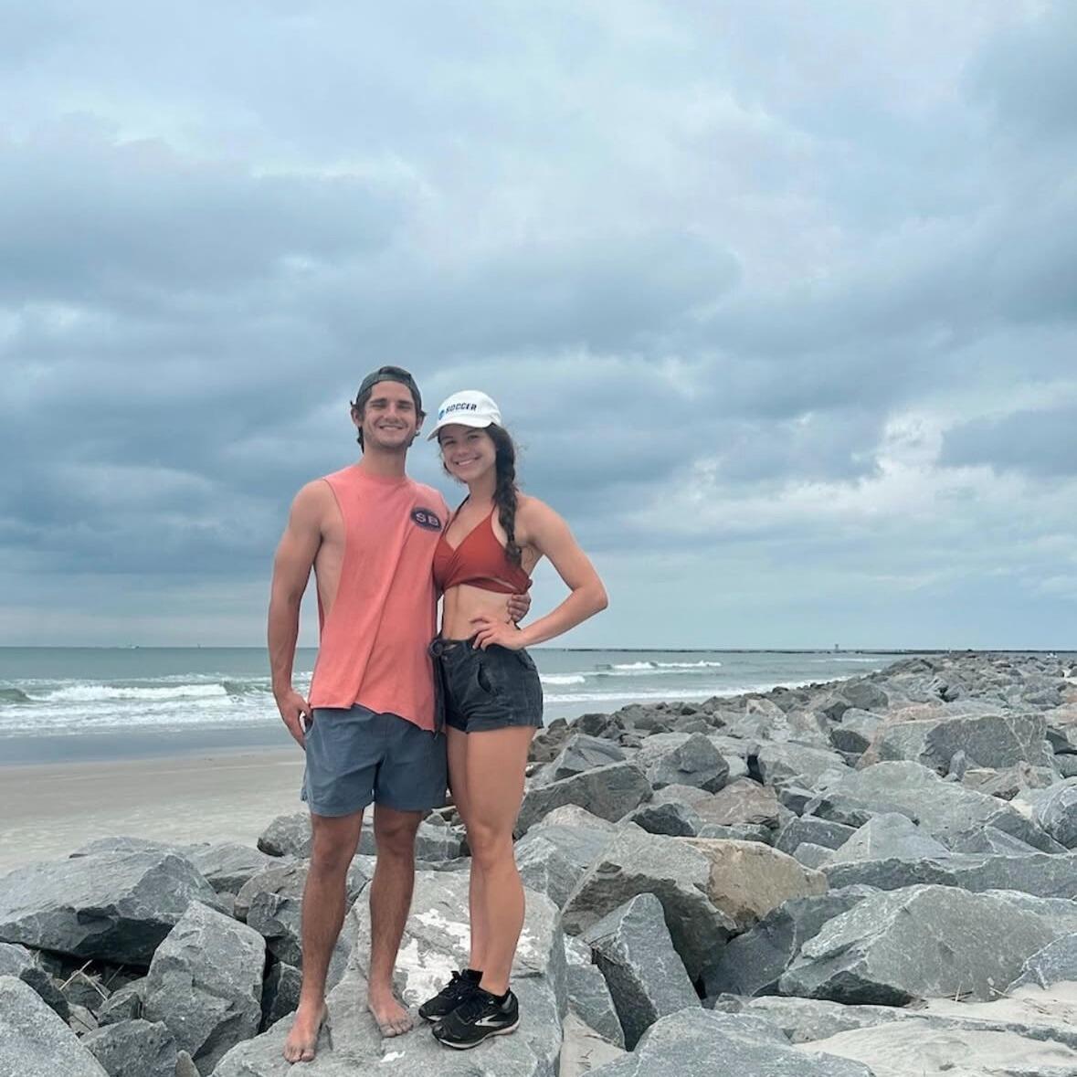 They became travel buddies traveling to beaches, cities, and mountains.