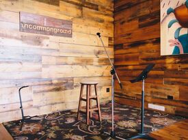 Uncommon Ground (Lakeview) - Music Room - Restaurant - Chicago, IL - Hero Gallery 2