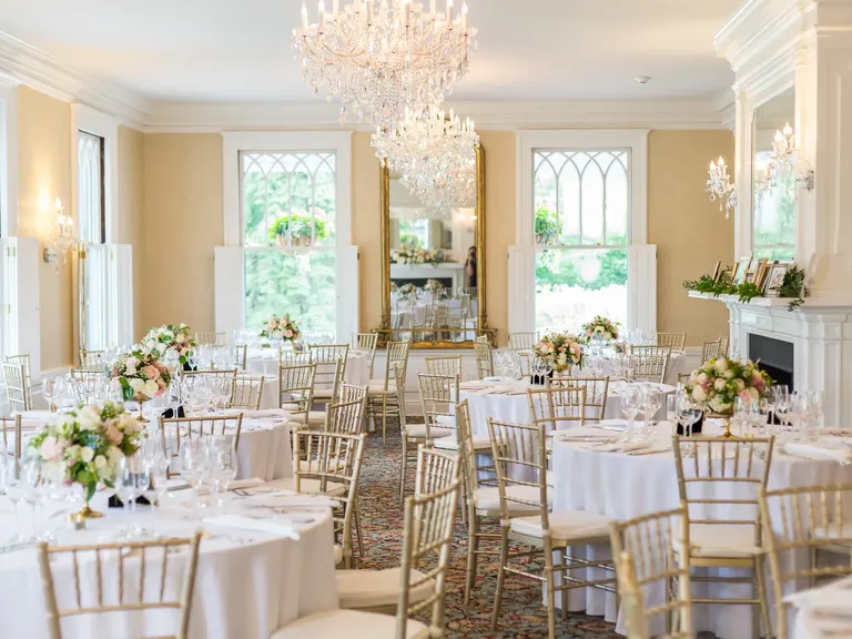 Lounsbury House wedding venue in Ridgefield, Connecticut