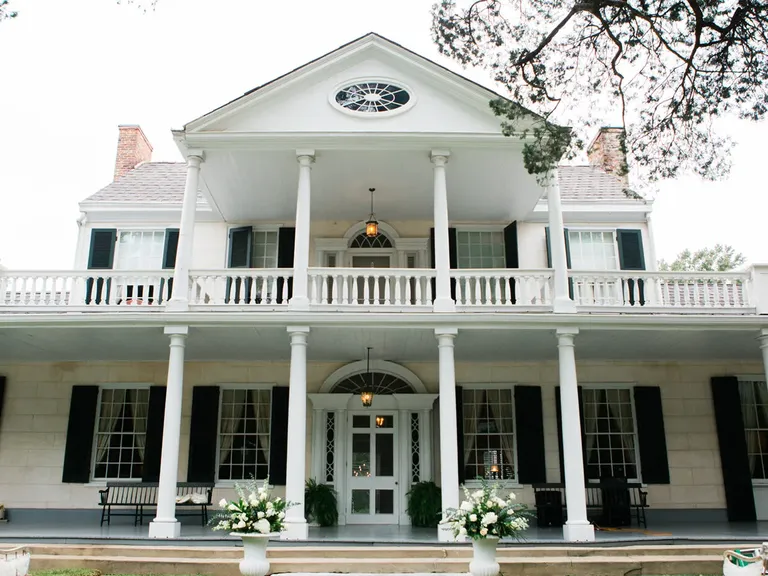 Linden Bed and Breakfast small wedding venue in Natchez, Mississippi