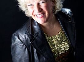 Maureen Smith - Pianist • Vocalist • Keyboards - Singing Pianist - Barrie, ON - Hero Gallery 2