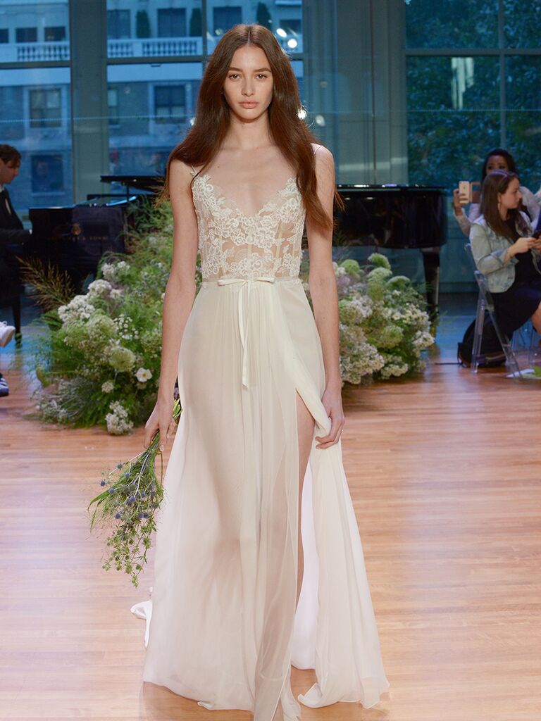 Monique Lhuillier Fall 2017 Collection: Bridal Fashion Week Photos