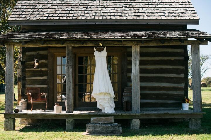 the-gambrel-barn-wedding-ceremony-reception-venue-missouri