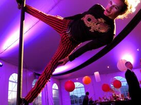 Louisville - Acrobats & Circus Performers - Acrobat - Louisville, KY - Hero Gallery 1