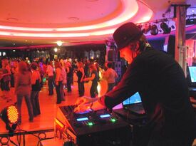 DJ Mark Anderson's Disc Jockey Attractions - DJ - Memphis, TN - Hero Gallery 3