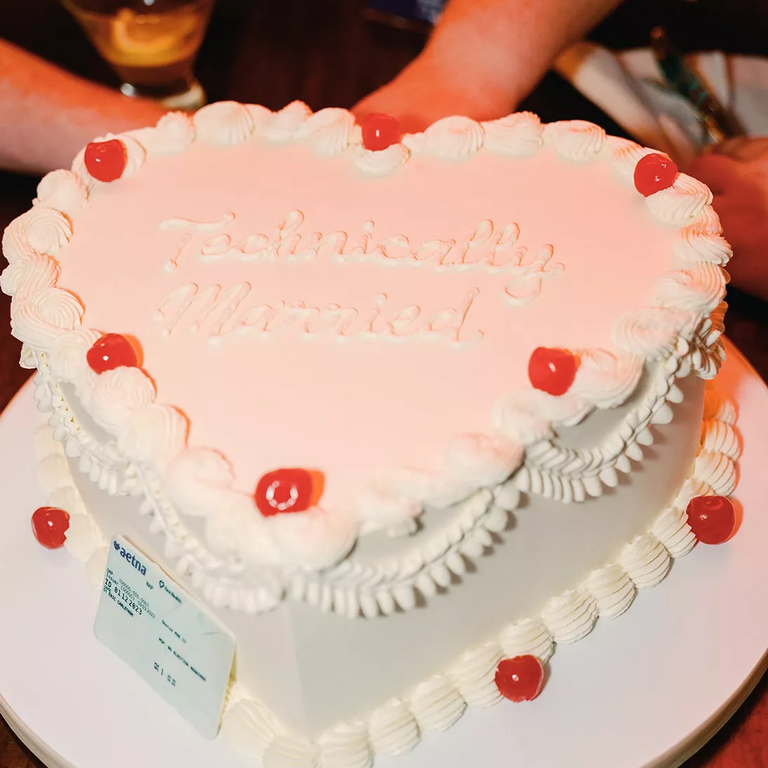 Heart-shaped retro wedding cake