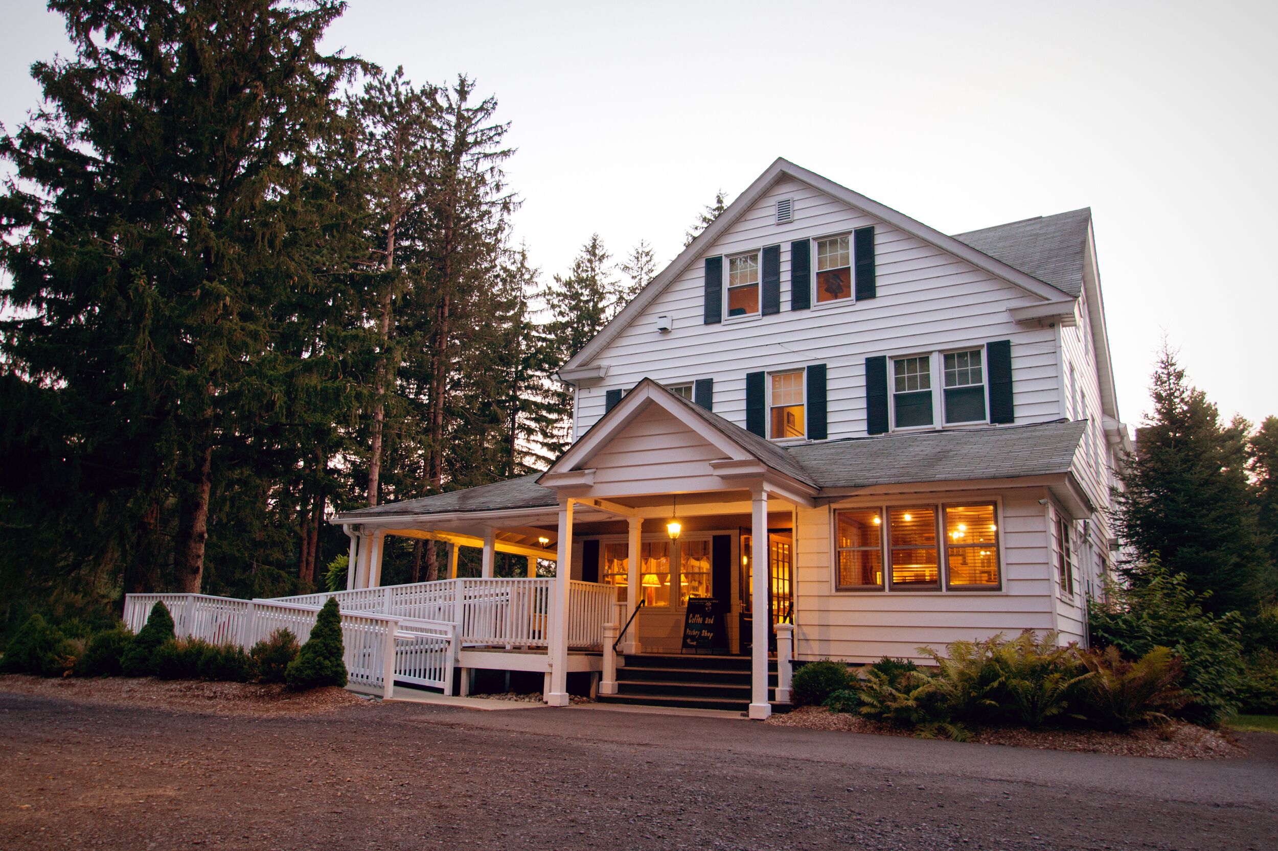 Mountaintop Lodge At Lake Naomi | Reception Venues - The Knot