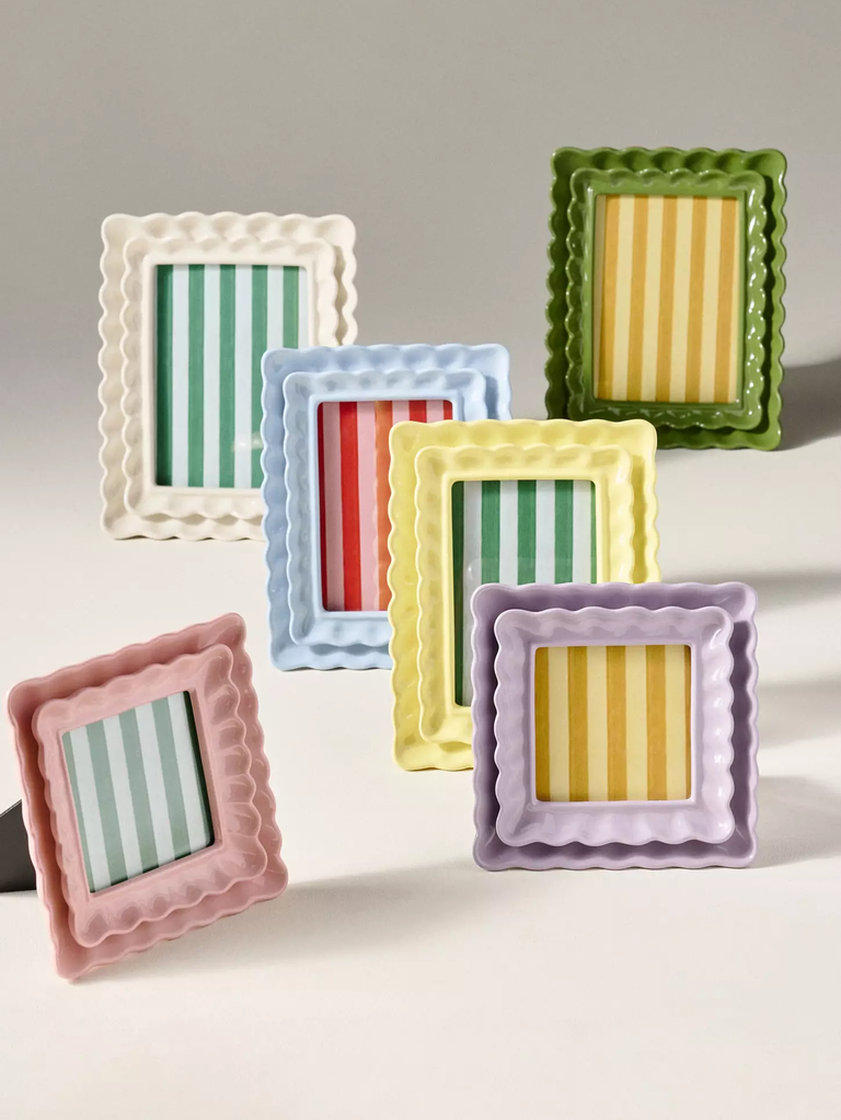 Scalloped picture frames