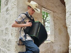 Elijah Ezequiel y Los Conjunto AddictZ - Latin Band - Mesa, AZ - Hero Gallery 4