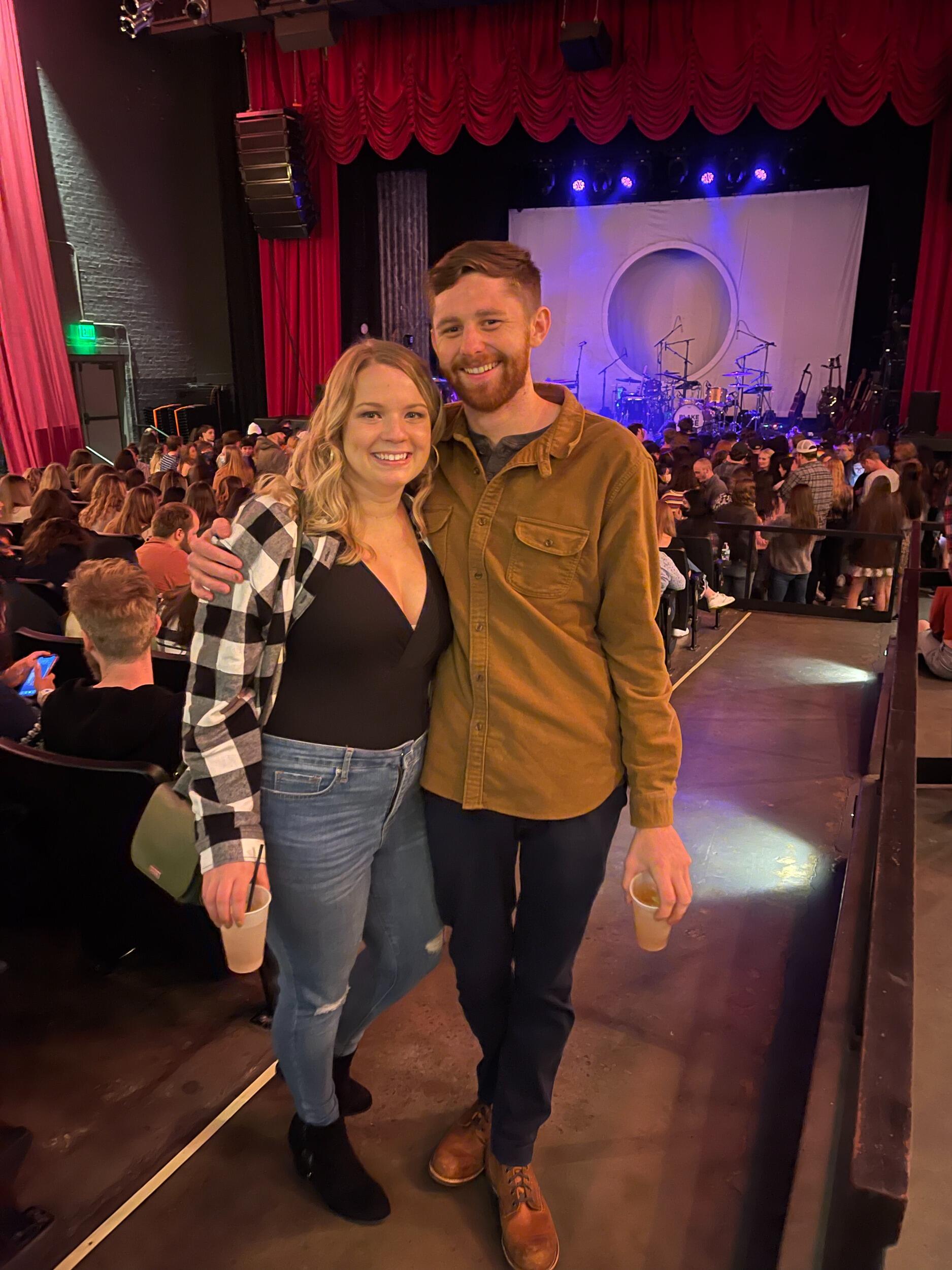 Alex says, "I love you" at their first Noah Kahan concert together.