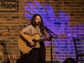 Carly Moffa - Acoustic Guitarist - Nashville, TN - Hero Gallery 1
