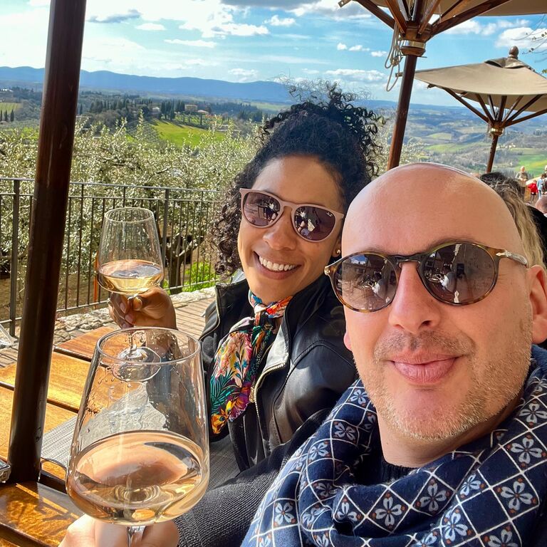 Relaxing in San Gimignano, Tuscany. ~ Στο πανέμορφο μεσαιωνικό χωριό του San Gimignano στην Τοσκάνης.