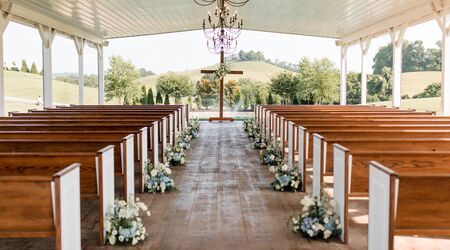 Sweet garden wedding brings vintage style to Tennessee barn