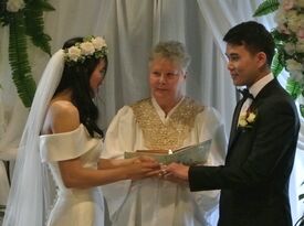 Marriage Officiant, Gail Olberg - Wedding Officiant - Richmond, VA - Hero Gallery 3