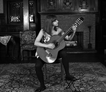 Nicole Auriemma - Classical Guitarist - Chicago, IL - Hero Main