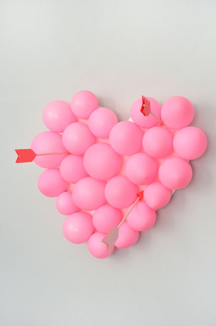 DIY Valentine's Day Balloon Pop