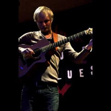 Bobby McManus - Acoustic Guitarist - Detroit, MI - Hero Main