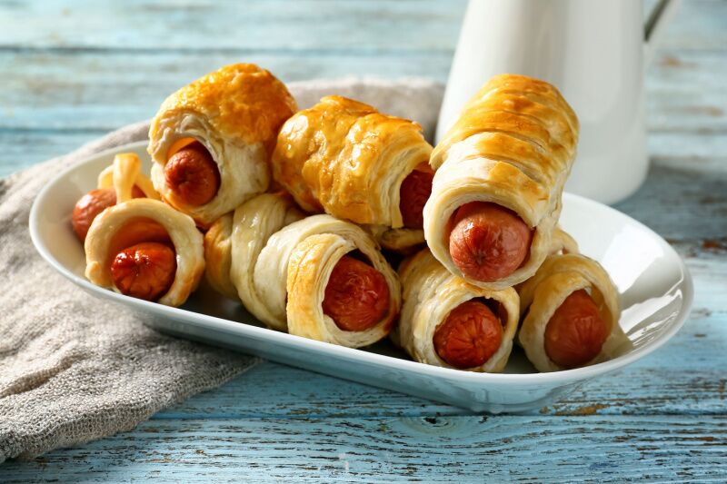 Gender reveal party ideas - pigs in a blanket