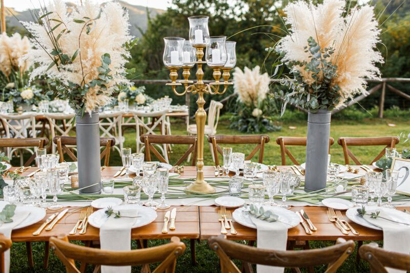 Dried flower and pampas grass western theme party ideas
