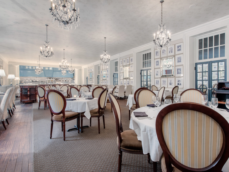 Bedford Springs Resort wedding venue